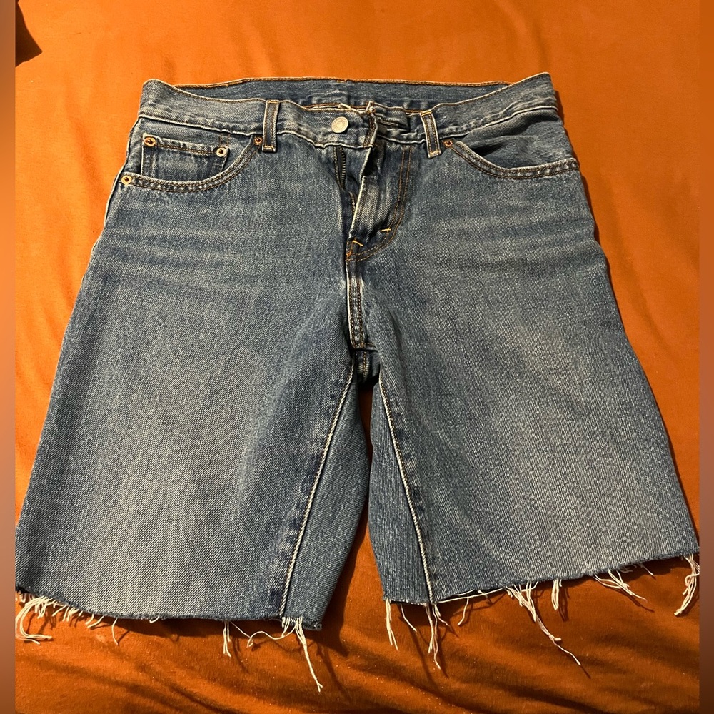 LEVIS cut off jean shorts. Womens/Juniors. Waist 27” - Worn ONCE!
